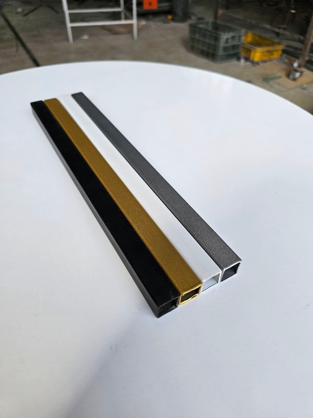 ساعت دیواری مدرن فلزی H209